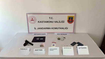 Kastamonu’da binlerce sentetik ecza hapıyla yakalanan 2 kişi tutuklandı