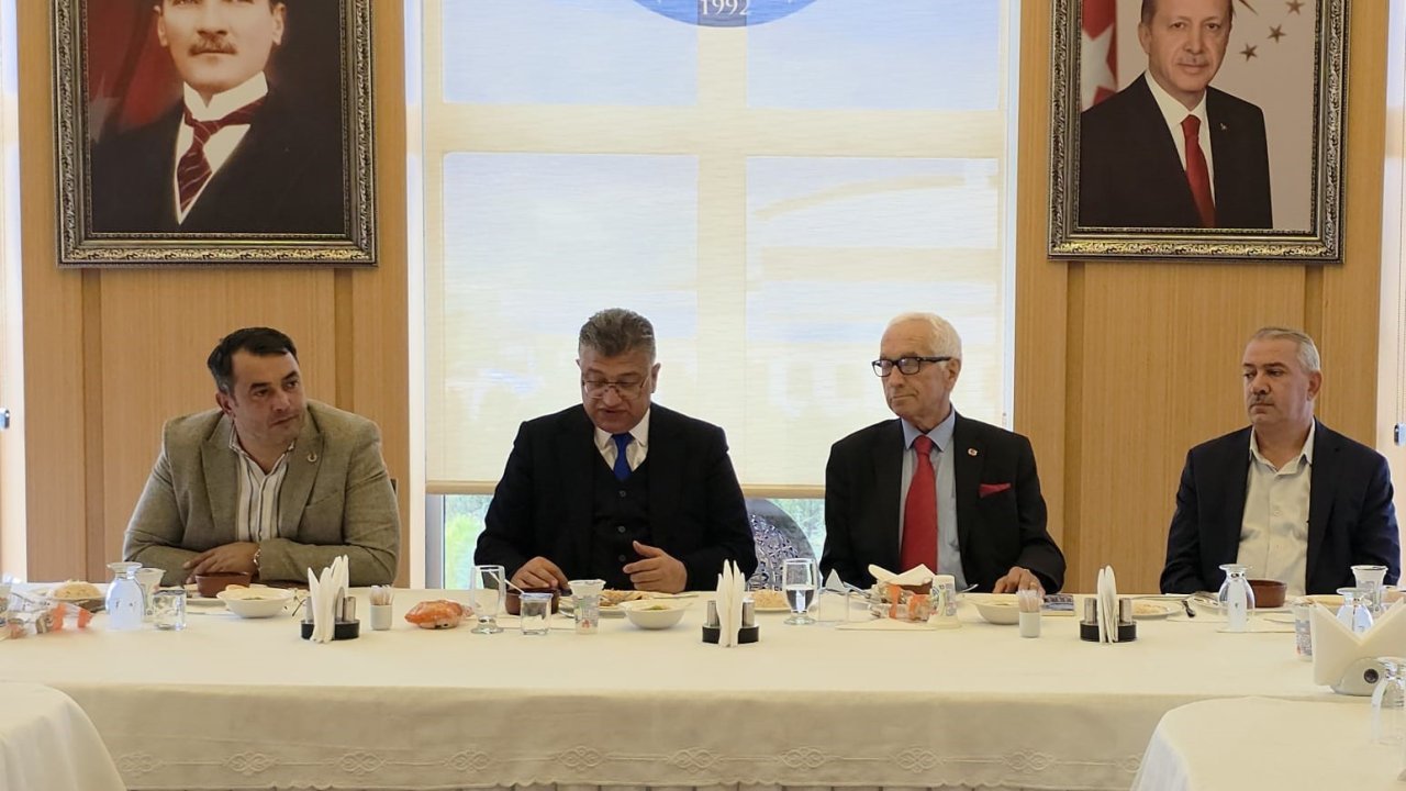 ’Kıdemli gazeteciler’ Rektör Kızıltoprak ile DPÜ’de buluştu