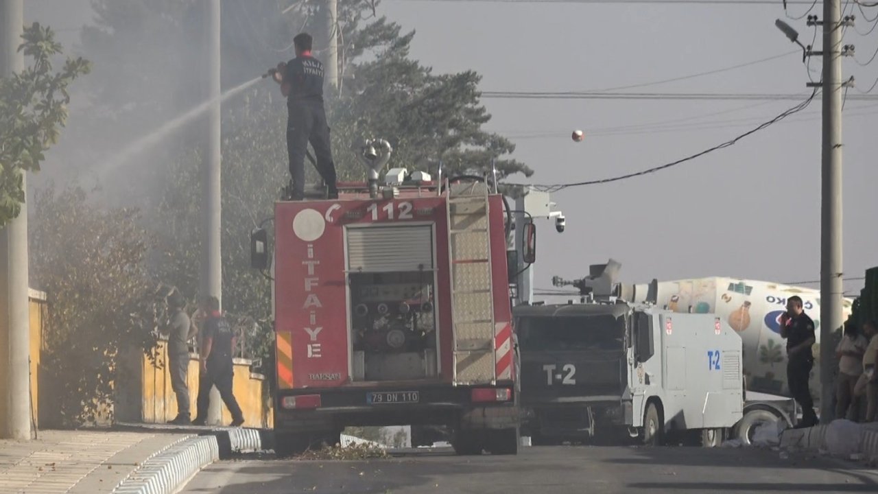 Kilis OSB’de kauçuk fabrikasında çıkan yangın kontrol altına alındı