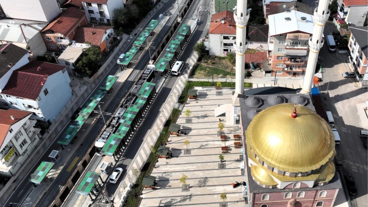 Kocaeli'de İzmit Başaran Camii Meydanı’nı yeniledi
