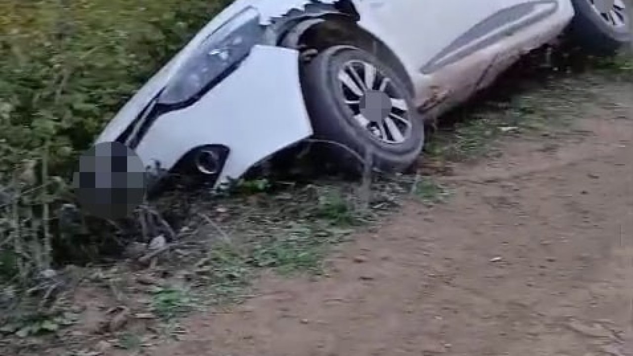 Kontrolden çıkan otomobil uçurumun eşiğinde durdu