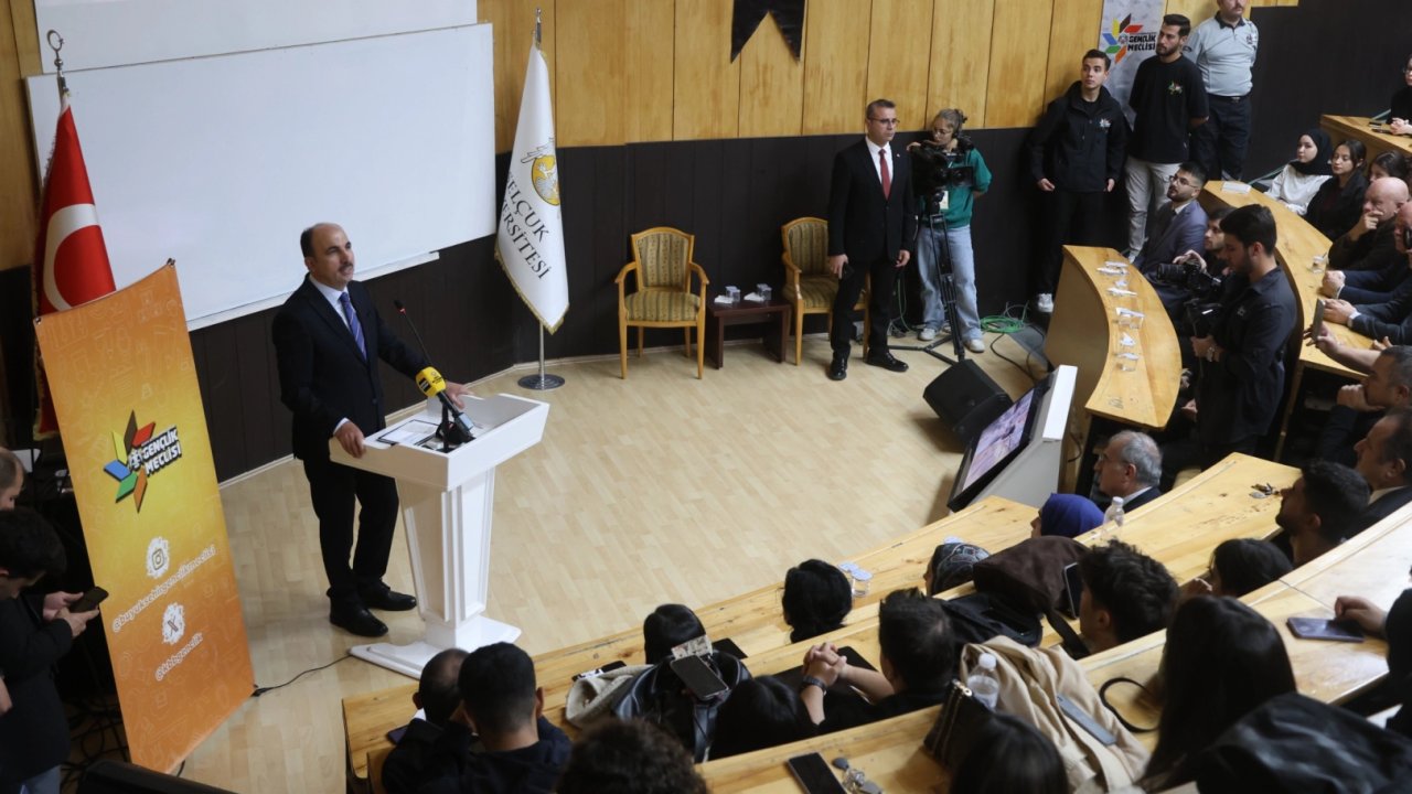 Konya'da Başkan Altay fakülte öğrencileriyle buluştu