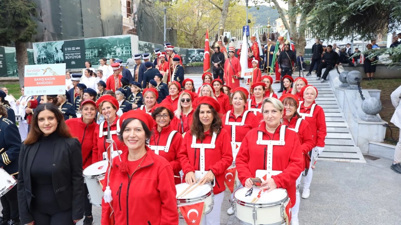 Kültürlerin ritmi Bursa'da Bandolar Festivali'nde yankılandı