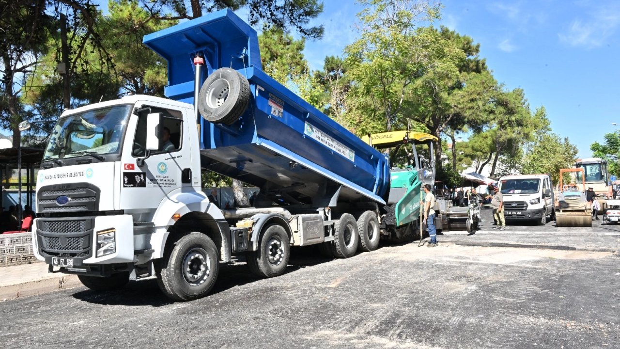 Manisa Kırkağaç’a 5 bin ton sıcak asfalt seriliyor