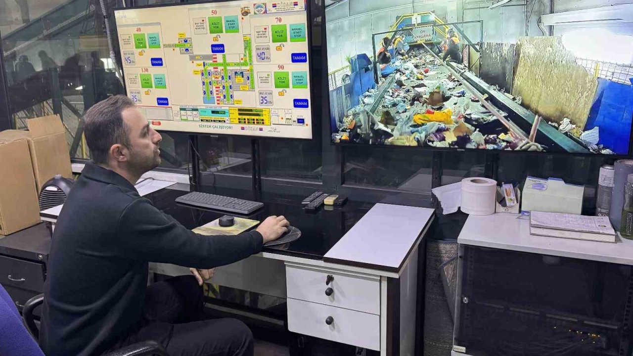 Melikgazi Belediyesi Geri Dönüşüm Tesisinde günlük yaklaşık 25 ton atık ekonomiye kazandırılıyor