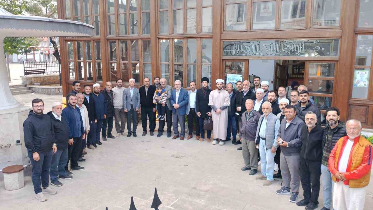 Menteşe’de vatandaşlar Kurşunlu Camii’nde sabah namazında buluştu
