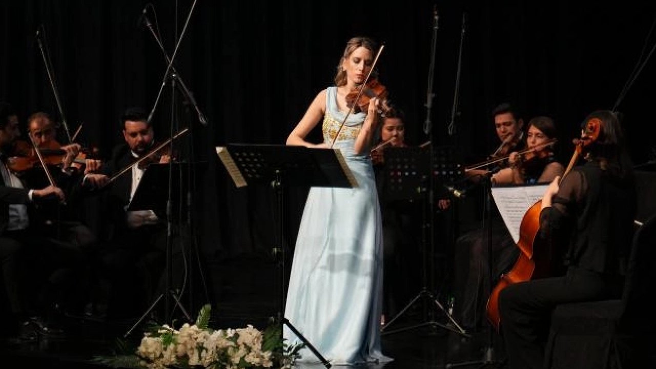 Mersin’de Oda Orkestrası ilk konserini verdi