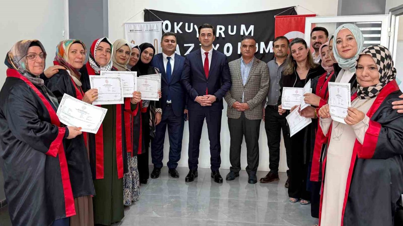 Midyat’ta okuma yazma kursunu tamamlayan kursiyerlere sertifika verildi