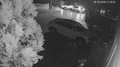 Minibüsle hafif ticari aracın çarpıştığı kaza kamerada