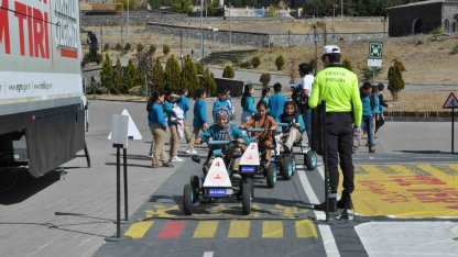 Mobil trafik eğitim tırı Kars’ta
