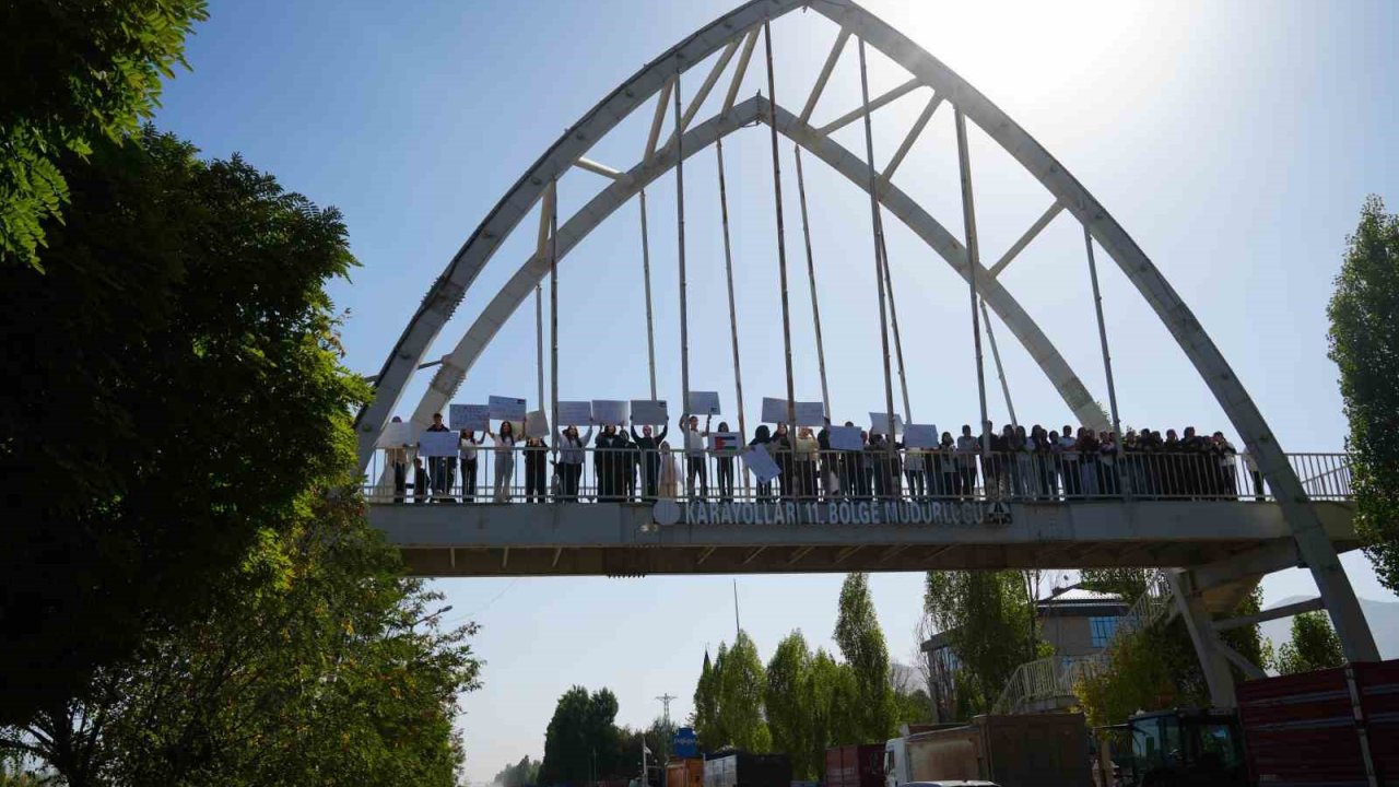Muş’ta öğrencilerden Filistin’e destek yürüyüşü