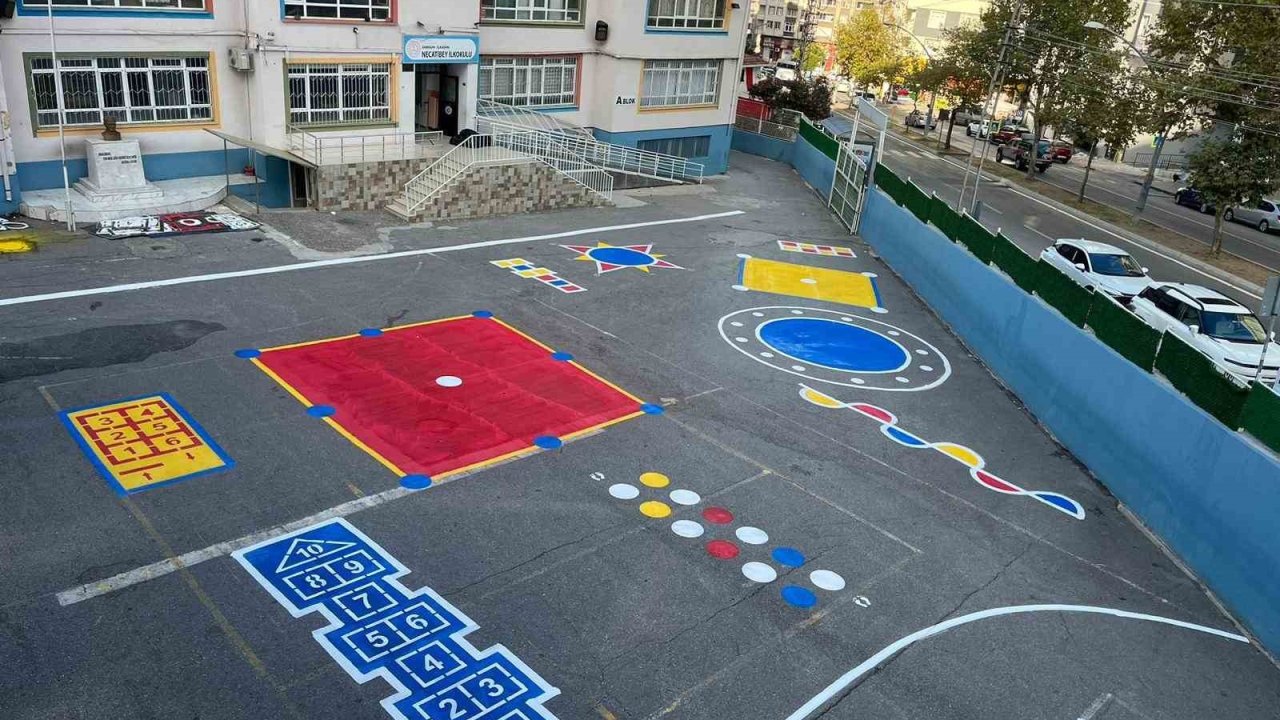 Okul bahçeleri güzelleşiyor