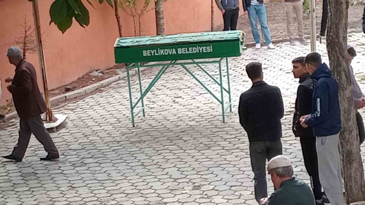 Okulda fenalaşan 7 yaşındaki çocuk hayatını kaybetti