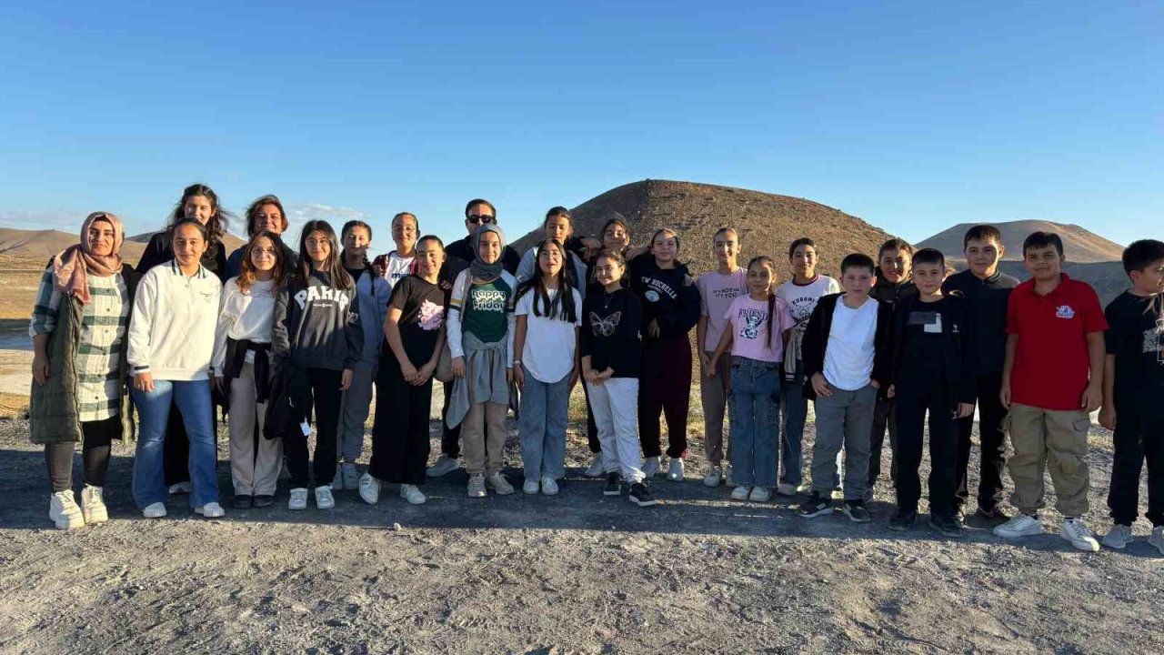 Ortaokul öğrencileri Meke Krater Gölü’nde Ay ve Satürn’ü gözlemledi