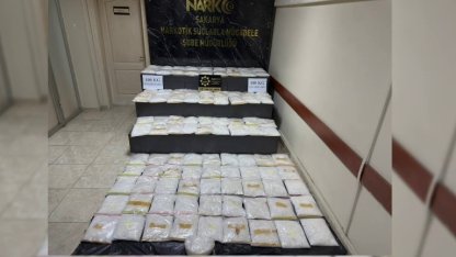 Otoyolda tarihi operasyon: 100 kilo uyuşturucu cipin bagajında bulundu