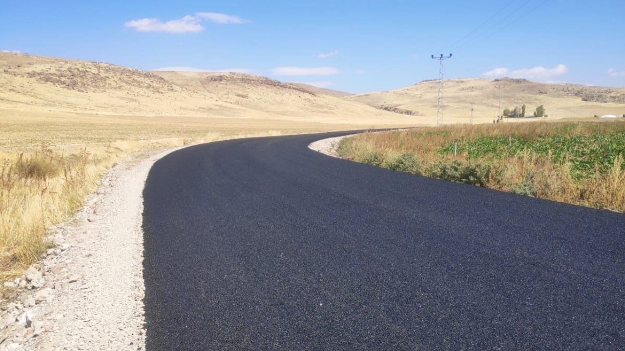 Patnos’ta Konakbey-Uzunca köy yolu asfalt çalışması tamamlandı