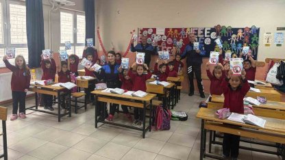 Polis ekipleri, anaokulu ve ilkokulu öğrencilerine eğtim verdi