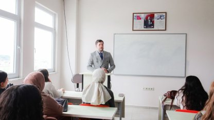 Sağlık öğrencilerine ilk ders İl Sağlık Müdürü Çavdar’dan