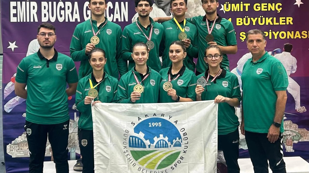 Sakaryalı karateciler Bursa'da madalyaları topladı