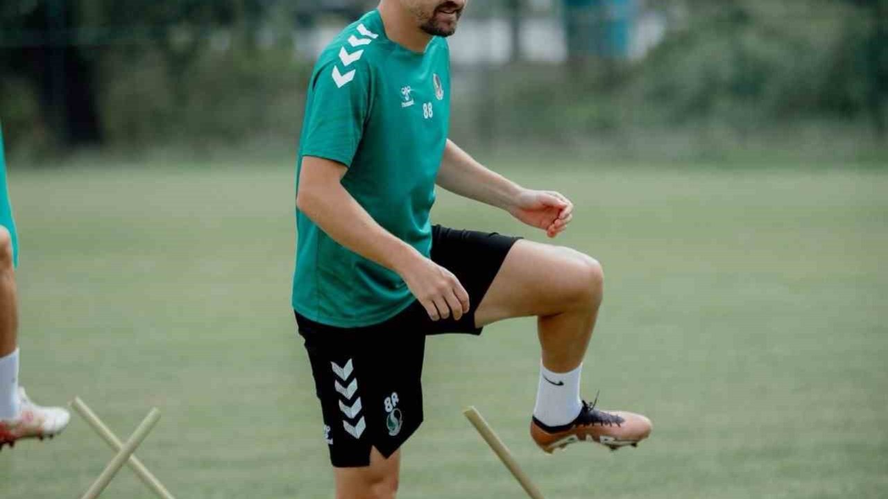 Sakaryaspor’da Caner Erkin ve Burak Altıparmak affedildi