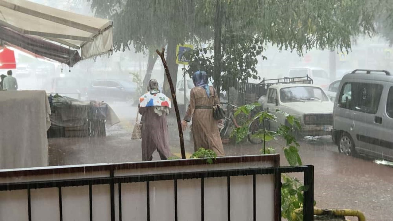 Samsun’da ani sağanak vatandaşlara zor anlar yaşattı