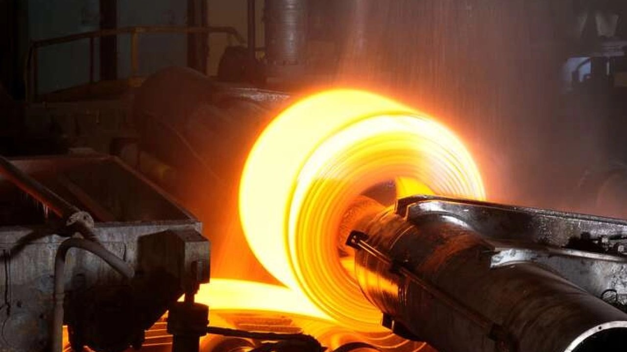 Sanayi üretimi yıllık yüzde 6,8 artarken, aylık yavaşladı