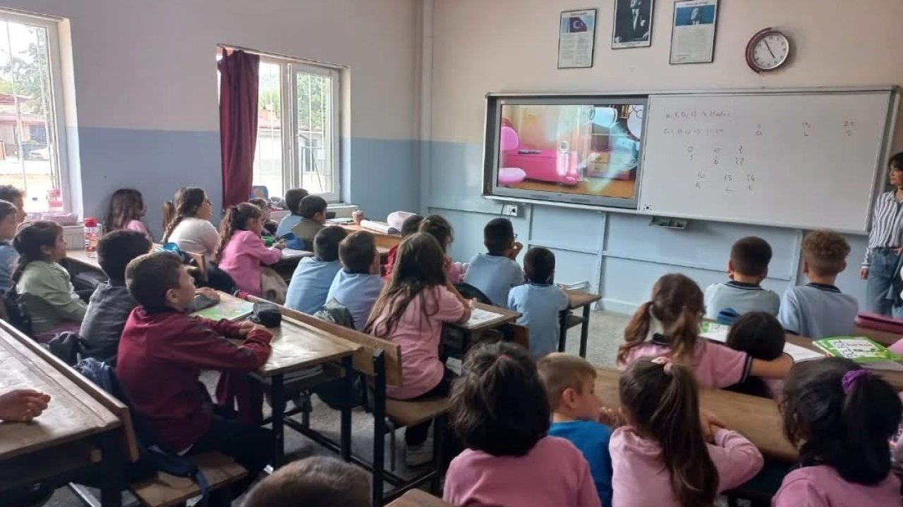 Sarıgöl’de ilkokul öğrencilerine ağız ve diş sağlığı eğitimi