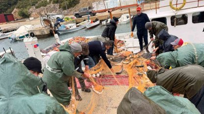 Saros Körfezi’nde denize açılan balıkçıların ağları kefal ile doldu