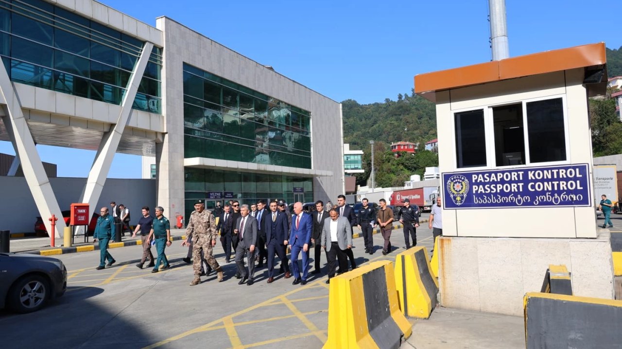 Sarp Kapısı’ndan 9 ayda 4 milyon yolcu geçiş yaptı