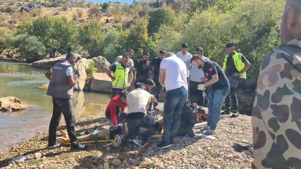 Serinlemek için girdiği suda hayatını kaybetti