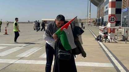 Sumud Filosu’na katılan Batmanlı aktivist doktor havaalanında karşılandı