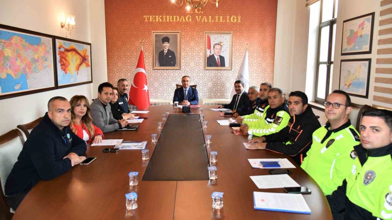 Tekirdağ’da Trafik Güvenliği Toplantısı: &quot;Trafik işaretleri sadeleştirme komisyonu&quot; kuruldu