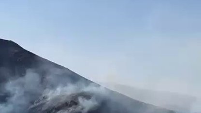 Tortum’da örtü yangını güçlükle kontrol altına alındı