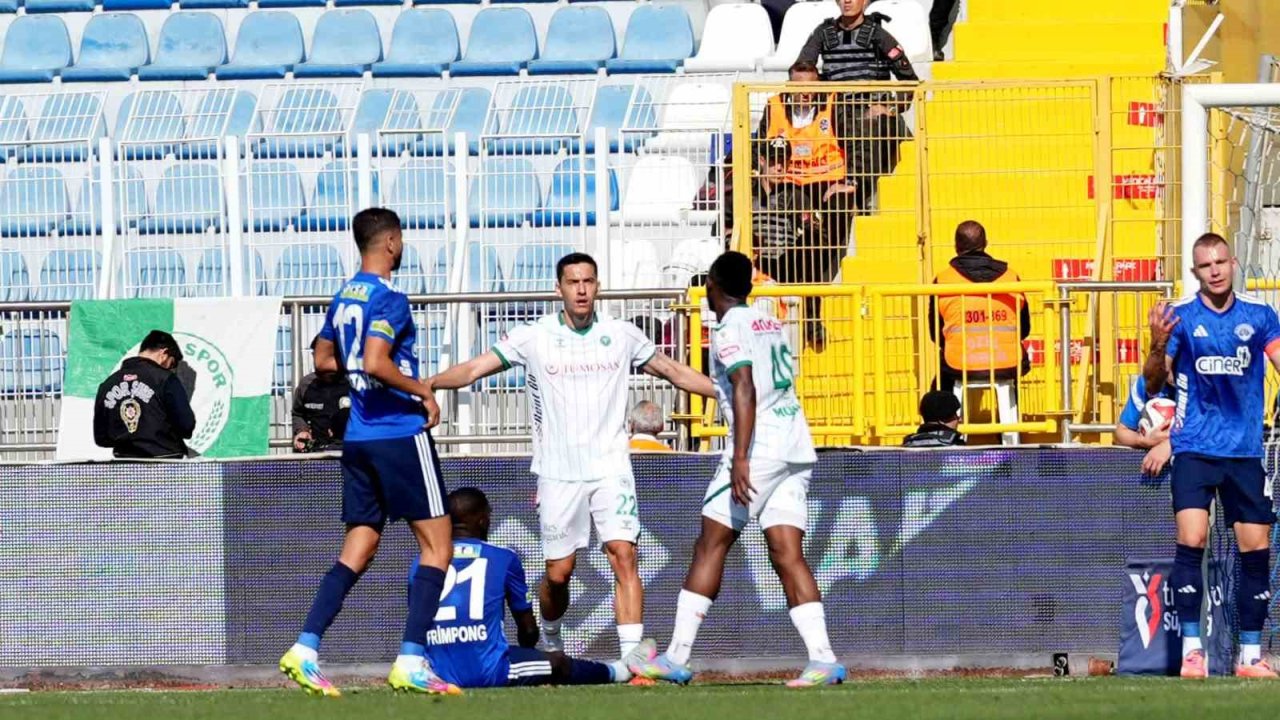 Trendyol Süper Lig: Kasımpaşa: 0 - Konyaspor: 1 (İlk yarı)