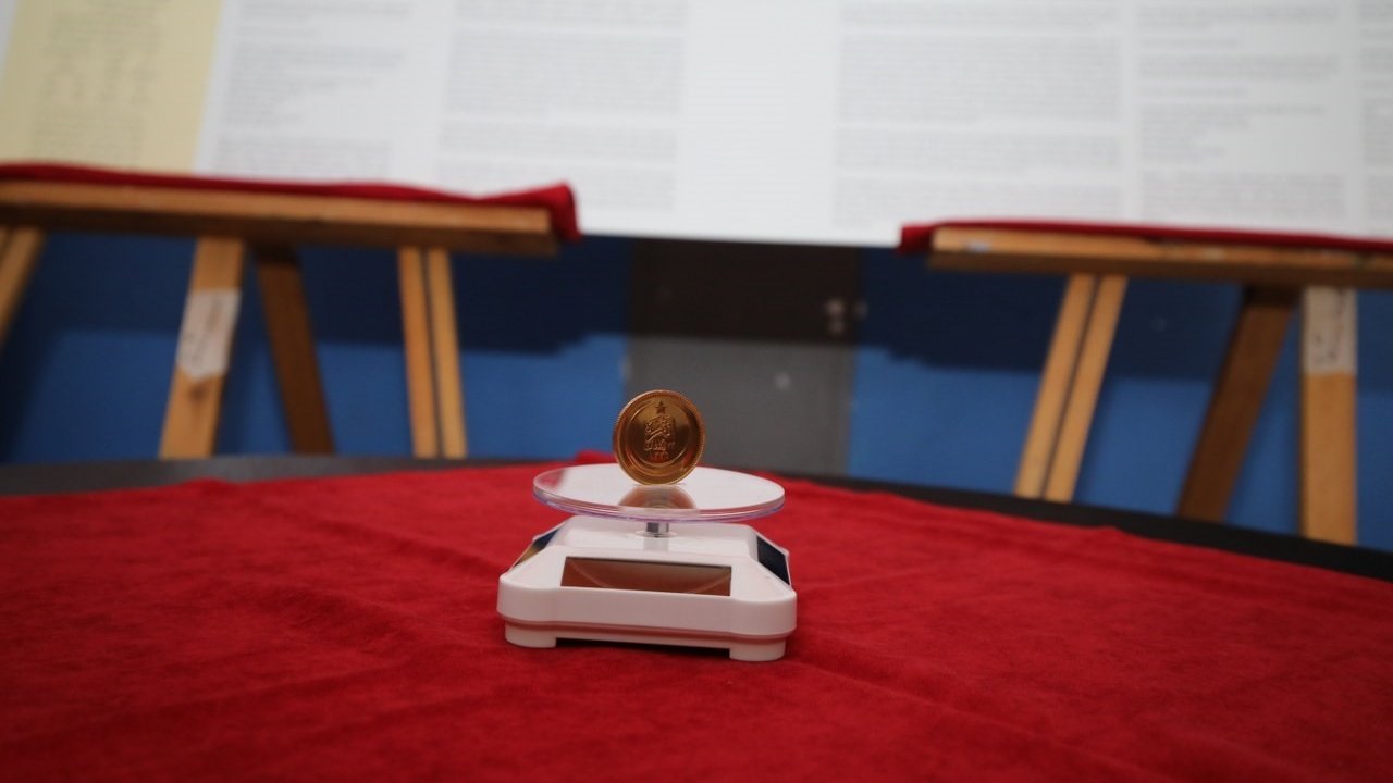 Türkiye Cumhuriyeti’nin ilk altın parası 100. yılında Akdeniz Üniversitesi’nde