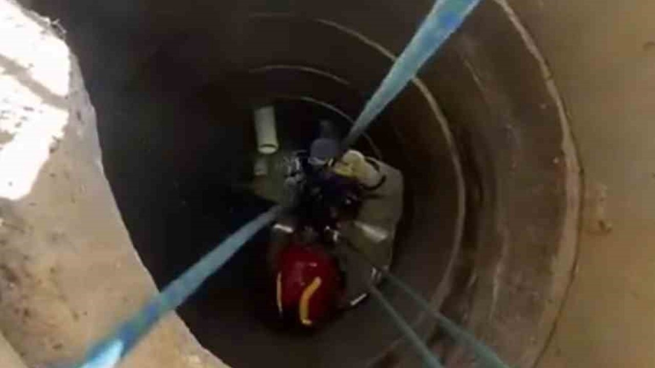 Tuzla’da 10 metrelik kuyuya düşen köpek operasyonla kurtarıldı