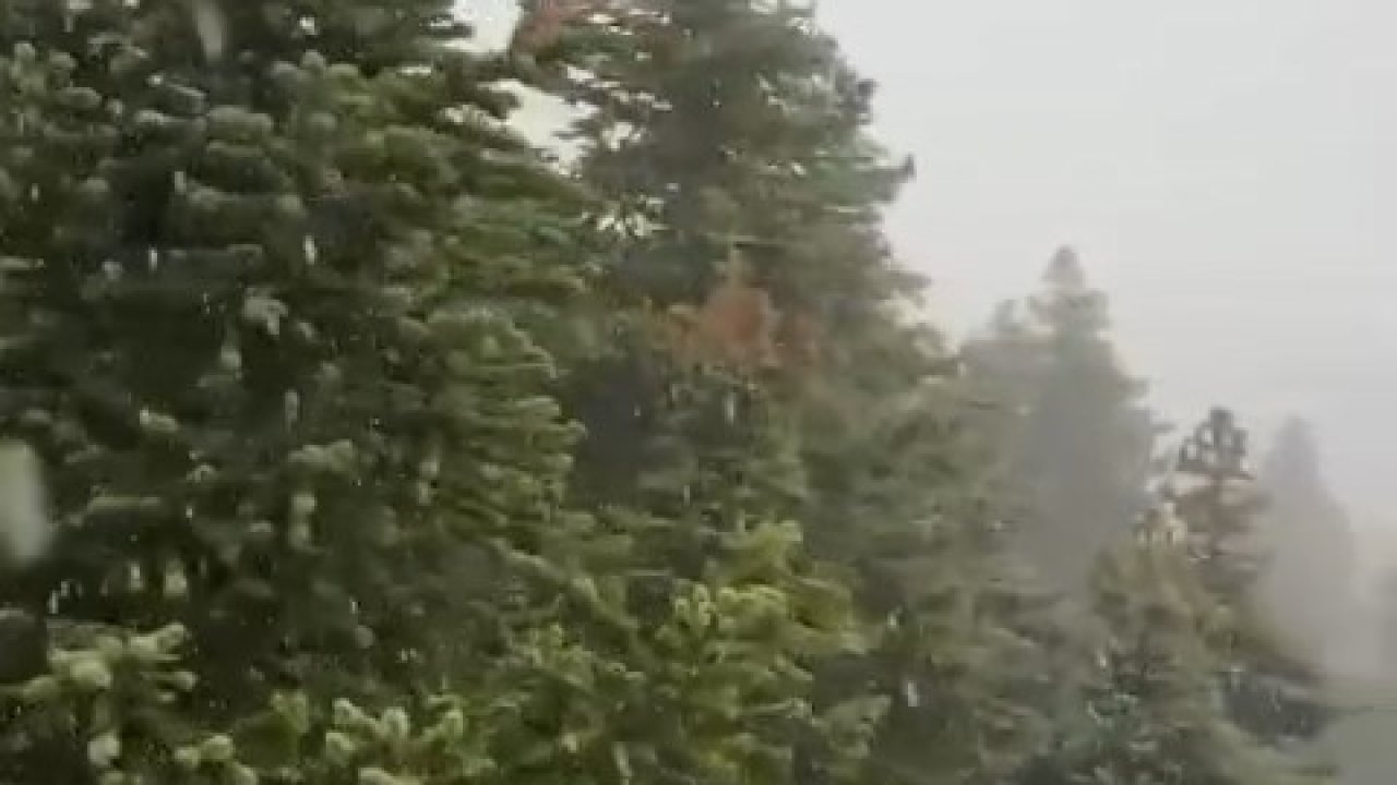 Uludağ’da ilk kar yağışı böyle görüntülendi