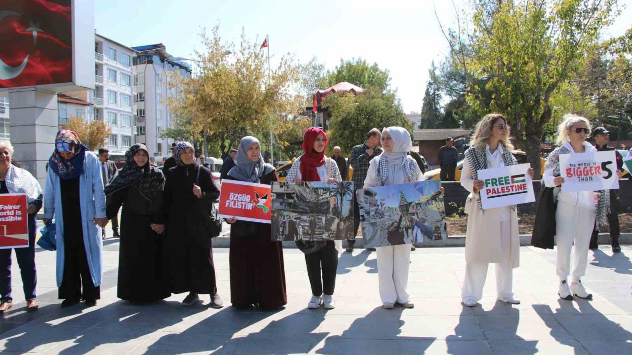Uşaklı kadınlardan Gazze için sessiz çığlık