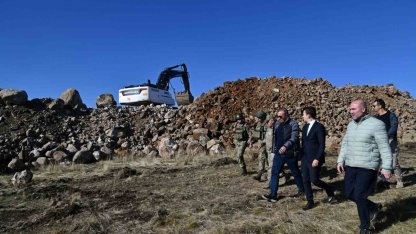 Vali Çiçek sınır bölgesinde incelemelerde bulundu