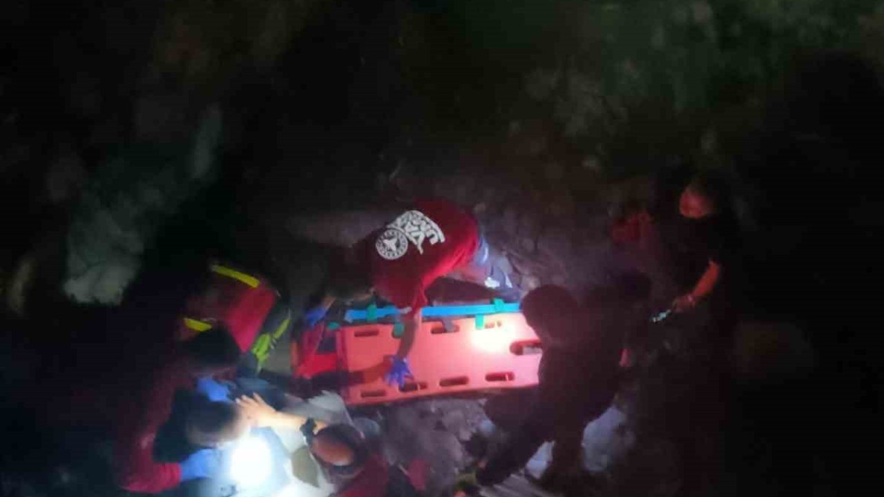 Van Kalesi’nden düşen Alman turist yaralandı