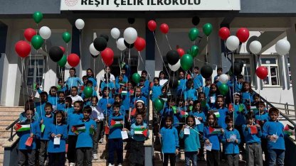 Van’da öğrenciler Filistin için tek yürek oldu