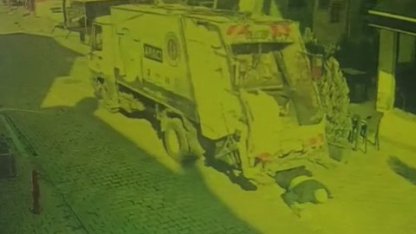 Yaşlı adamın kamyonun altında kalarak öldüğü kaza: Güvenlik kamerası görüntüleri ortaya çıktı