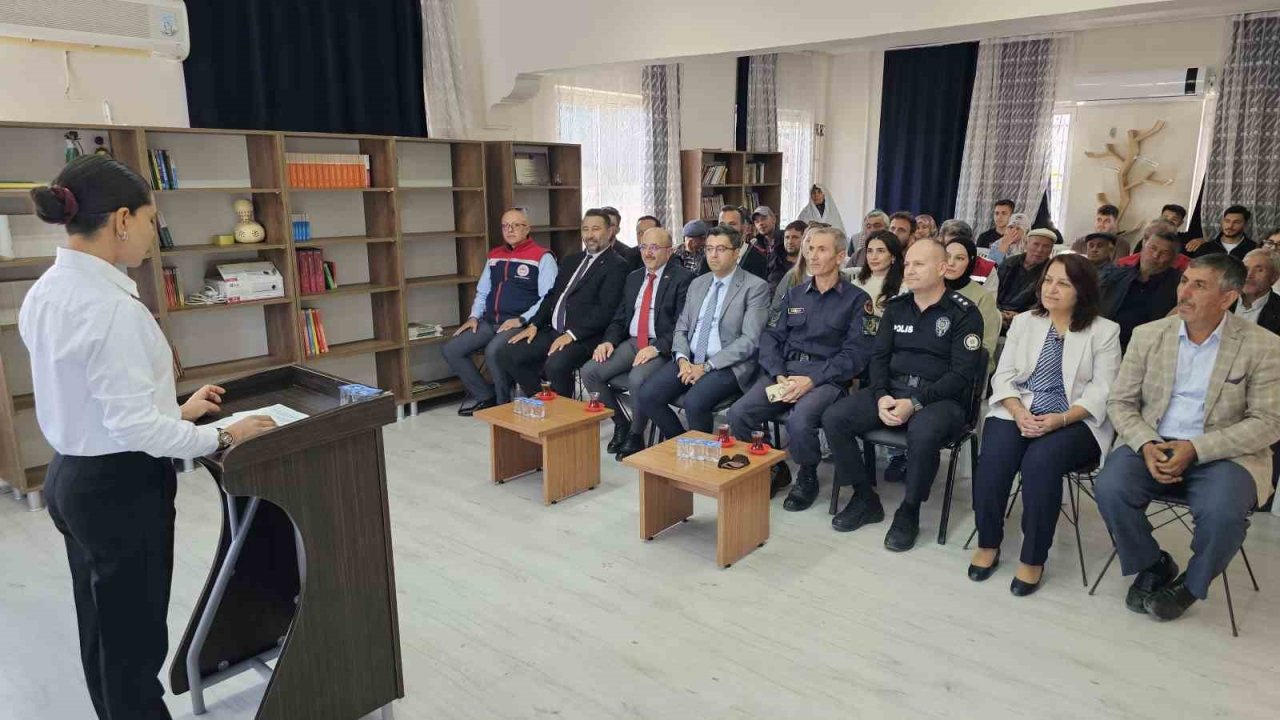 Yenipazar’da &quot;bitkisel üretimde kalite ve gıda güvenliği&quot; toplantısı yapıldı