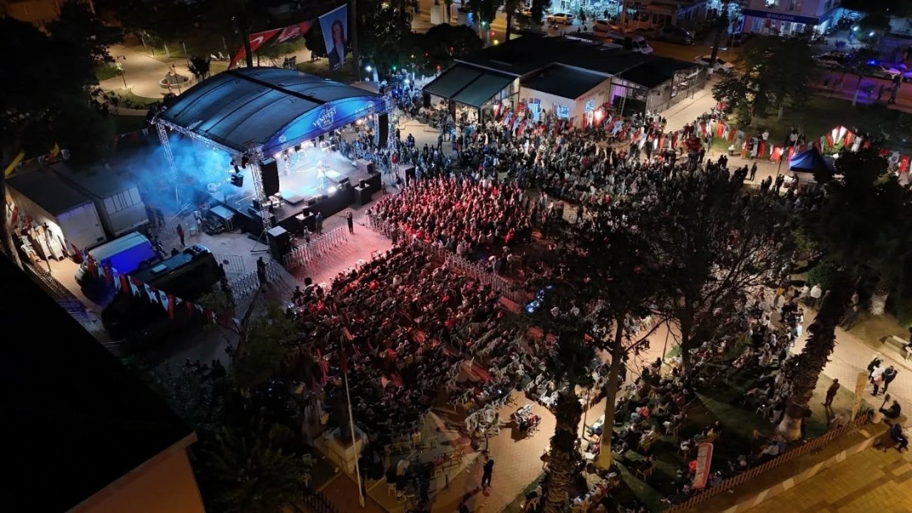 Yenipazarlılar ünlü sanatçıyla coştu