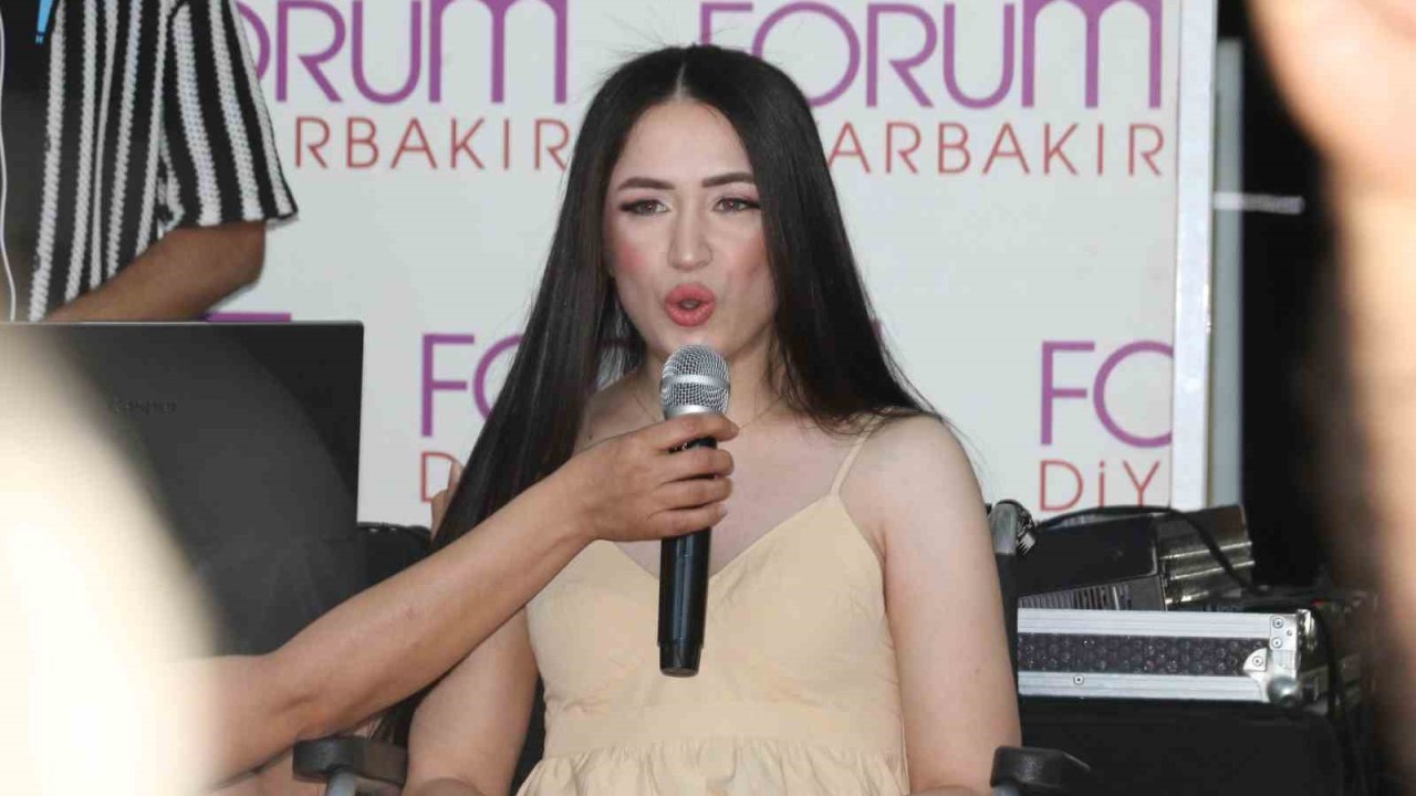 Yıllardır bugünü hayal ediyordu: Mutlu Kaya 10 yıl sonra sahneye çıktı