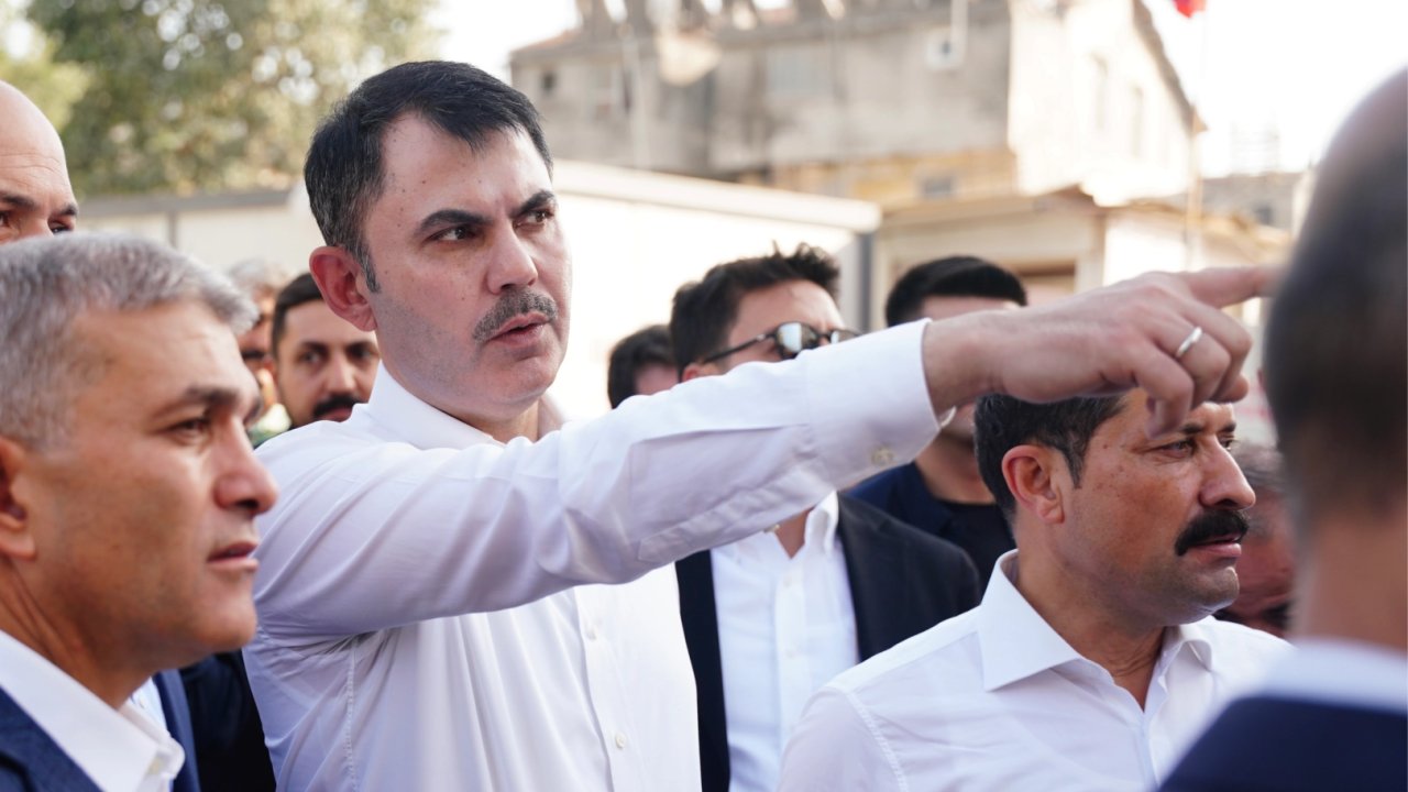 Zılgıtlarla karşılanan Bakan Kurum, Uzun Çarşı için talimat verdi!