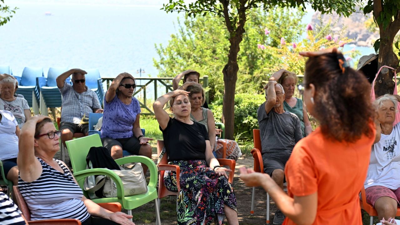 Antalya Muratpaşa’dan Parkinson hastalarına hareket desteği
