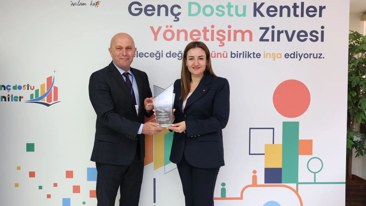 Antalya’ya ‘Genç Dostu Kent’ ödülü