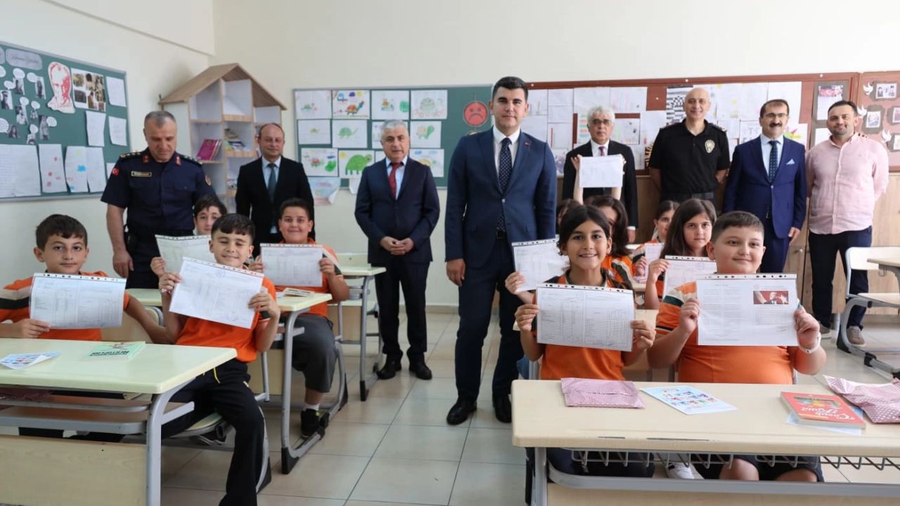 Artvin’de 22 bin 592 öğrenci karne heyecanı yaşadı