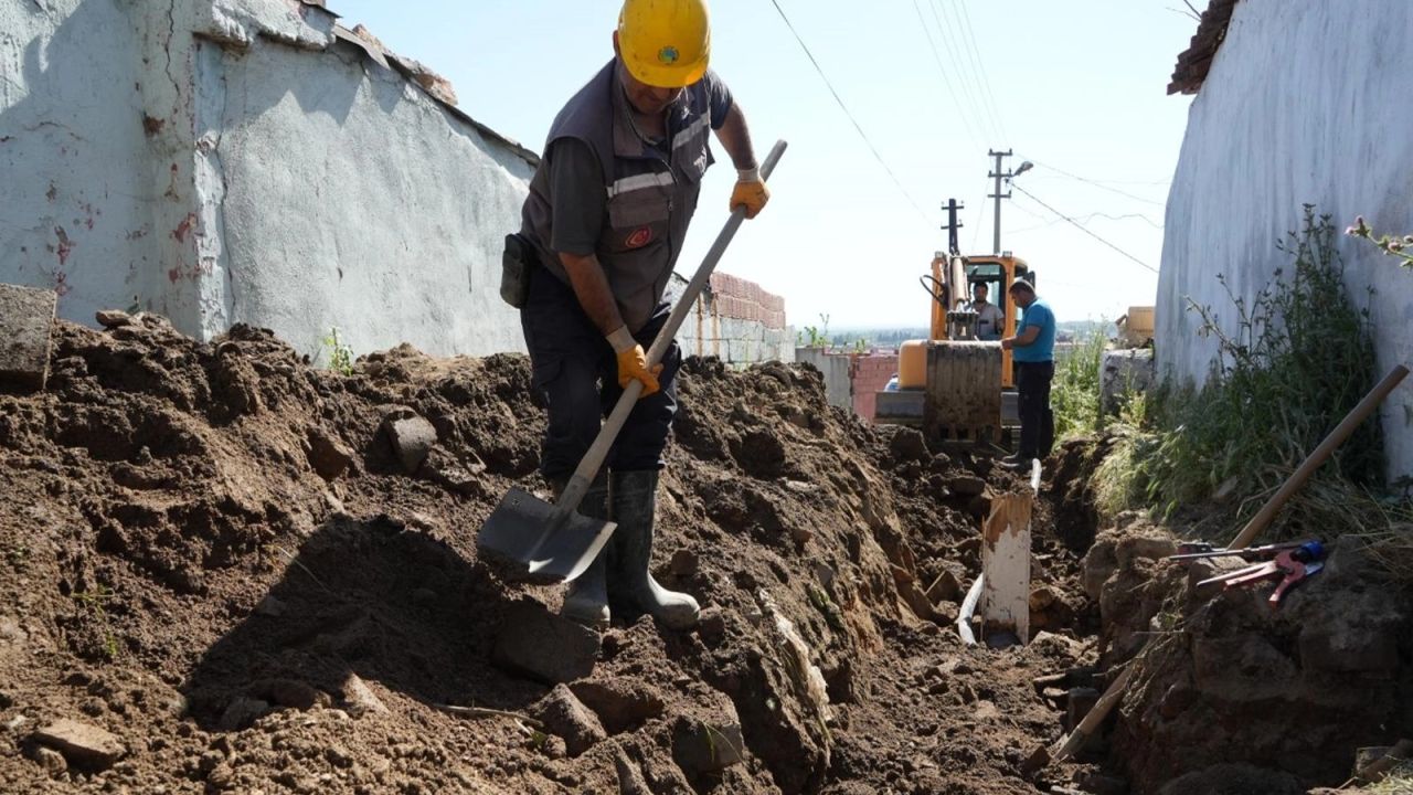 Balıkesir Edremit'te 50 yıllık altyapı yenilendi